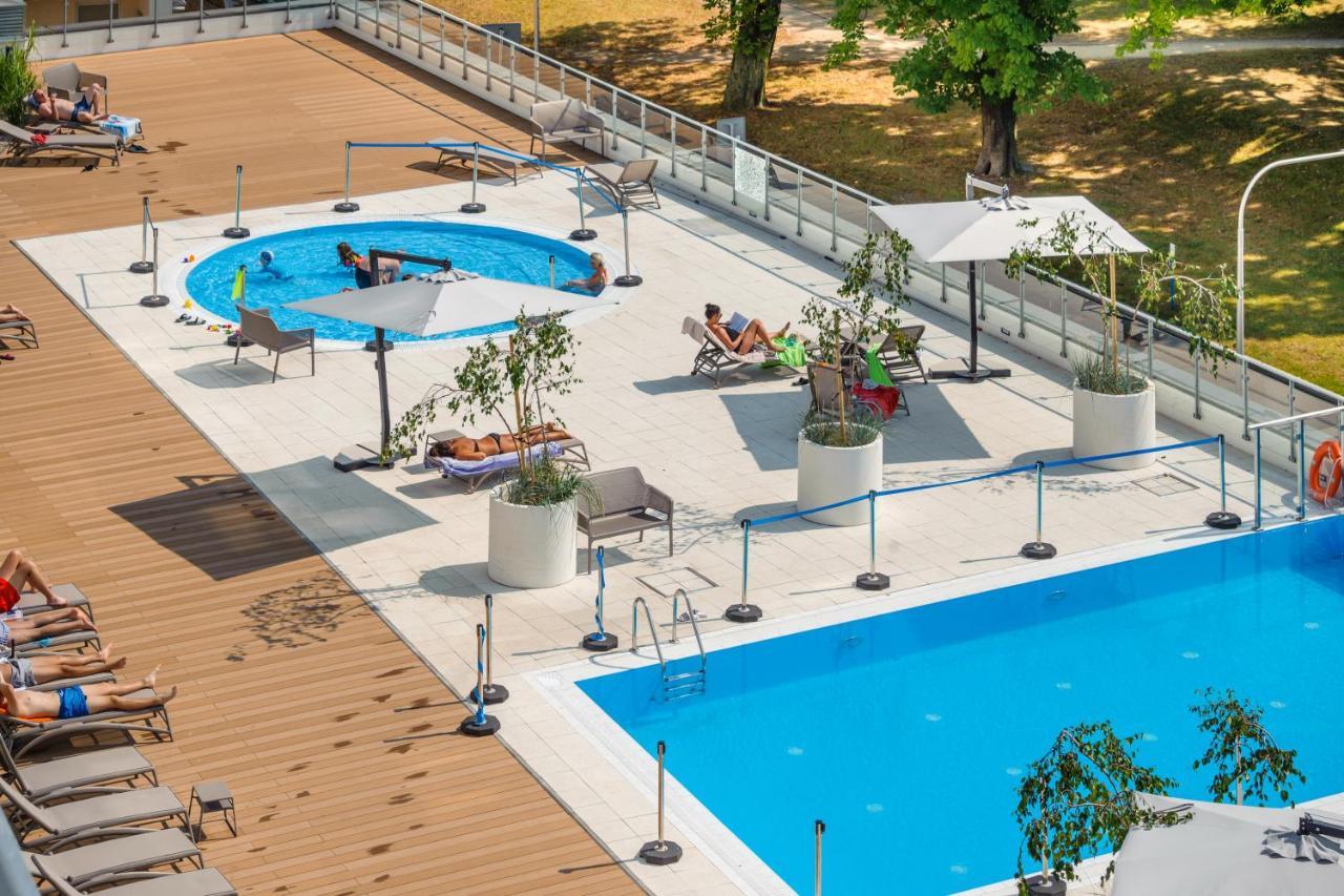 Apartamenty Sun & Snow Nadmorskie Tarasy Z Basenem Колобжег Екстериор снимка